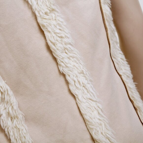 Twisted Heart Sherpa Vest - Picture 10 of 12